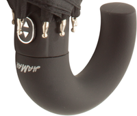 zagięta czarna plastikowa