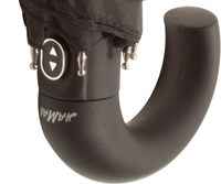 zagięta czarna plastikowa